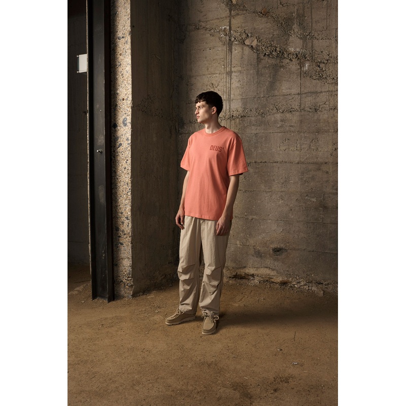 DEUS – HEMLOCK TEE